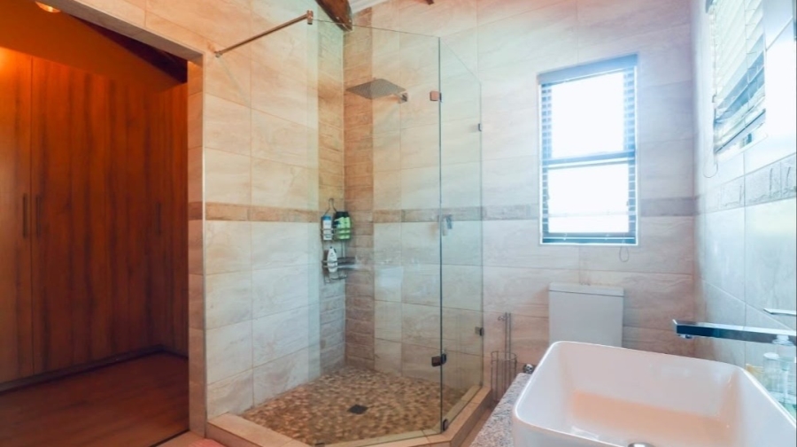 5 Bedroom Property for Sale in Protea Park North West